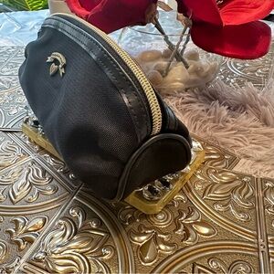 🌹 Victoria’s Secret’ • Vintage Black Makeup Pouch Gold Accents